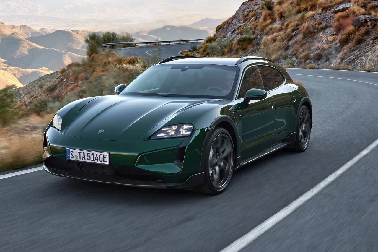 2025 PORSCHE Taycan